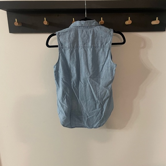 J Crew Factory Sleeveless Chambray Top - Size XS - Picture 4 of 5
